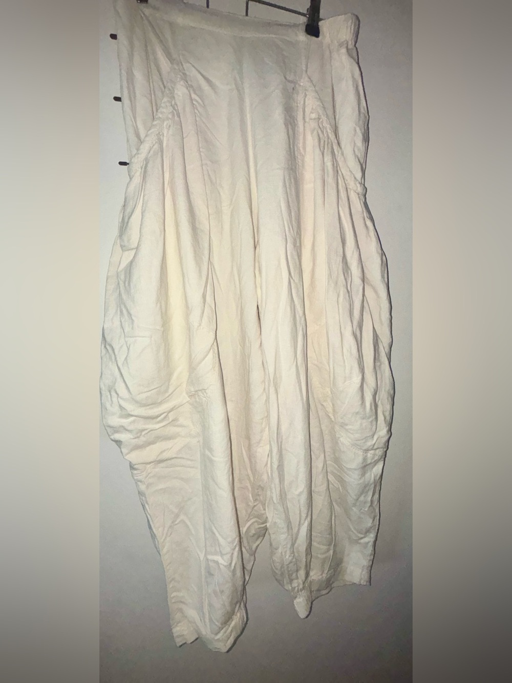 NWOT Urban Outfitters Balloon Harem Pants in Cream